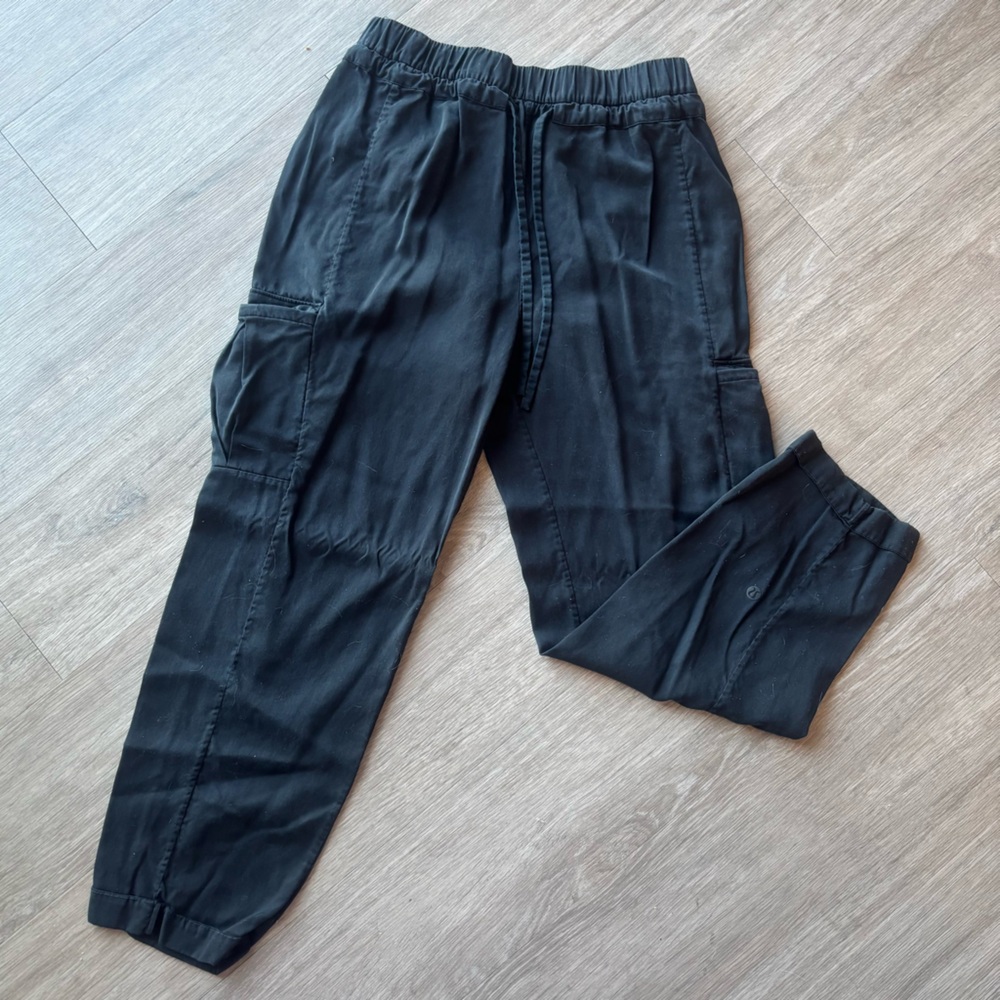 lululemon athletica black elastic waist pull-on joggers | size 6